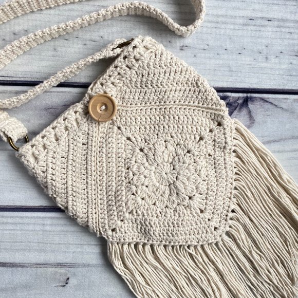 Crochet boho crossbody bag, fringed hippie purse, festival wear - Picture 3 of 8